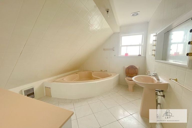 Photo of property in 146c Great South Road, Manurewa, Auckland, 2102