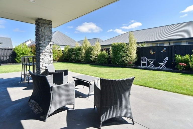 Photo of property in 32 Watkins Drive, Rangiora, 7400