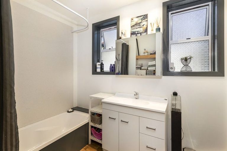 Photo of property in 27 Mowat Street, Springlands, Blenheim, 7201