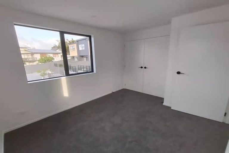 Photo of property in 4/13 Grove Lane, Pakuranga, Auckland, 2010