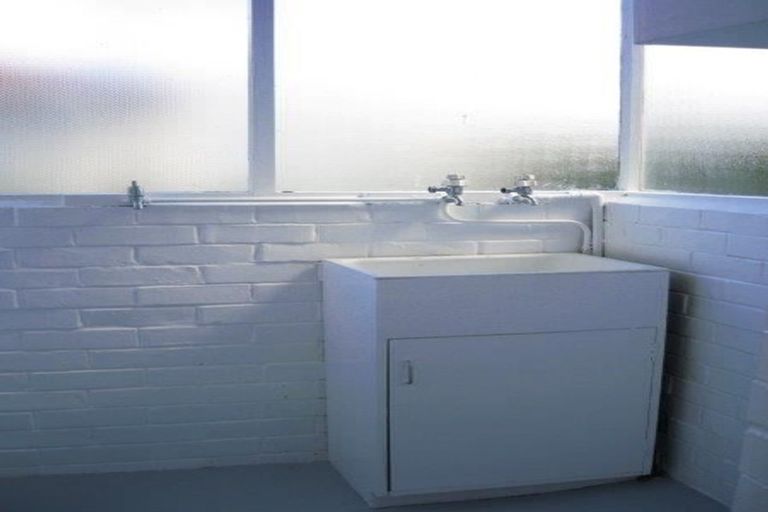 Photo of property in 2/43 Shakespeare Road, Milford, Auckland, 0620