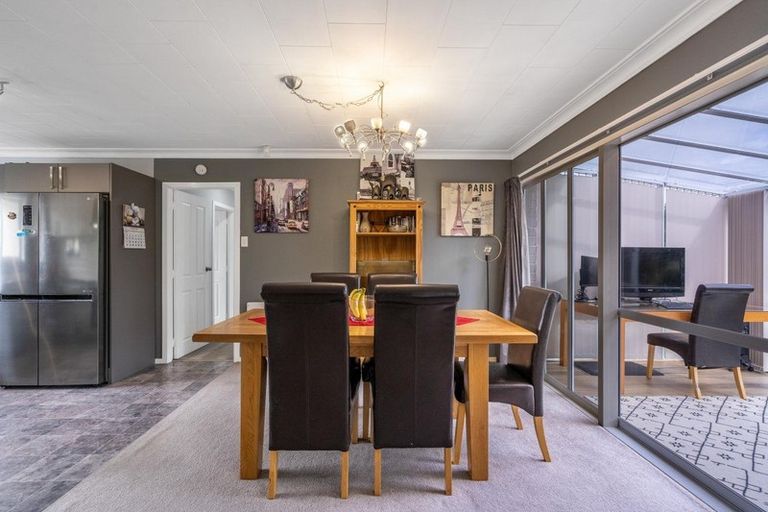 Photo of property in 114 Ruru Avenue, Otatara, Invercargill, 9879