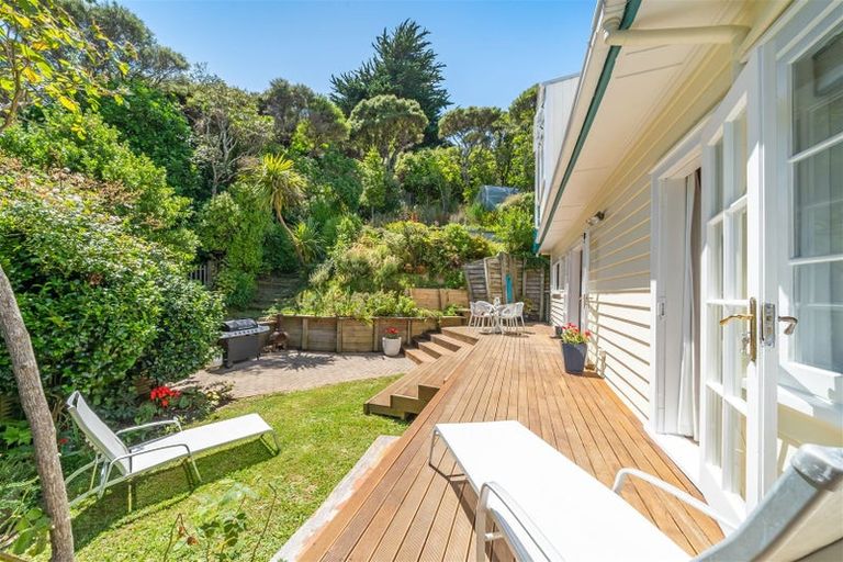 Photo of property in 11 Reserve Road, Plimmerton, Porirua, 5026