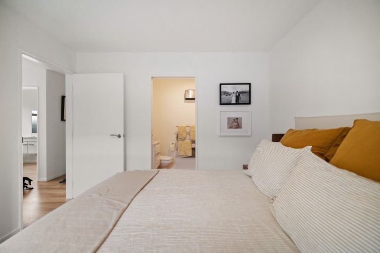 Photo of property in 5a Cone Peak Close, Lake Hayes, Queenstown, 9304