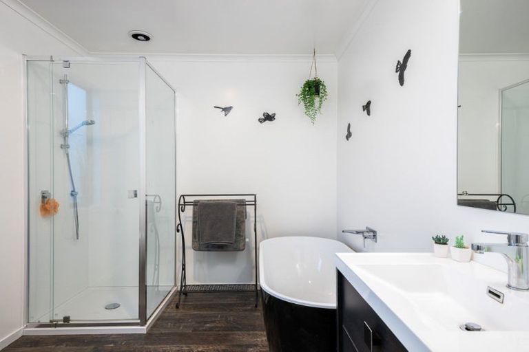 Photo of property in 527 Frankley Road, Hurworth, New Plymouth, 4371