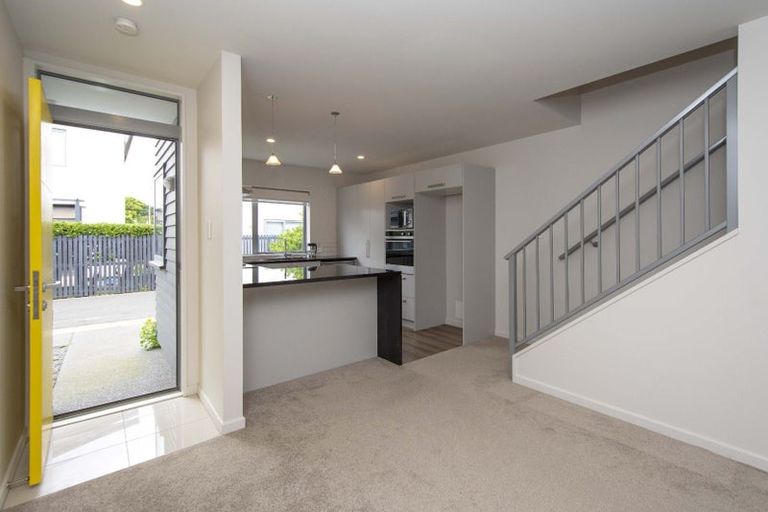 Photo of property in 5 Longueval Lane, Broomfield, Christchurch, 8042