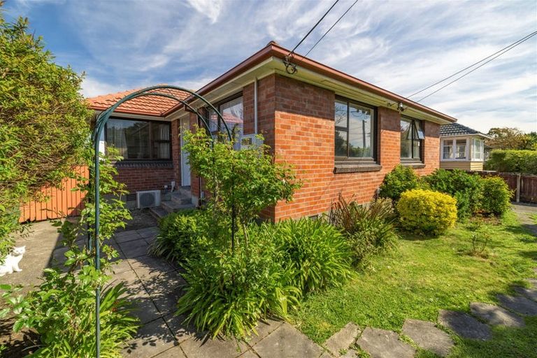 Photo of property in 28 Rowcliffe Crescent, Avonside, Christchurch, 8061
