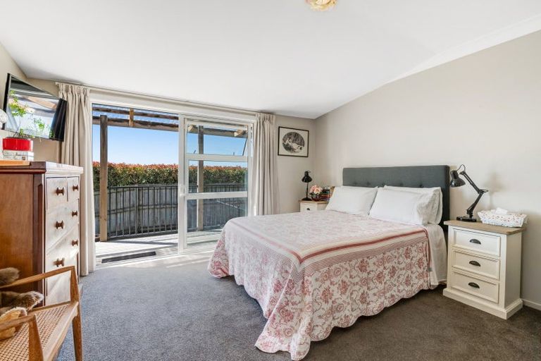 Photo of property in 2 Leal Place, Manly, Whangaparaoa, 0930