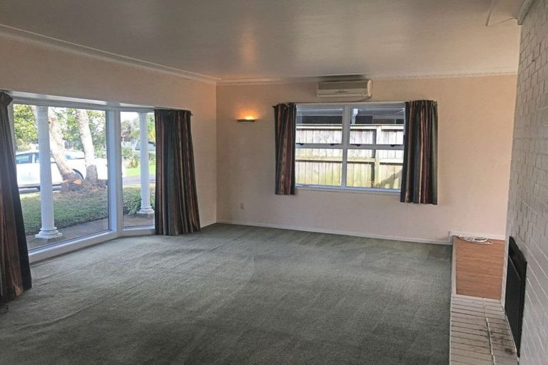 Photo of property in 11 Walworth Avenue, Pakuranga Heights, Auckland, 2010