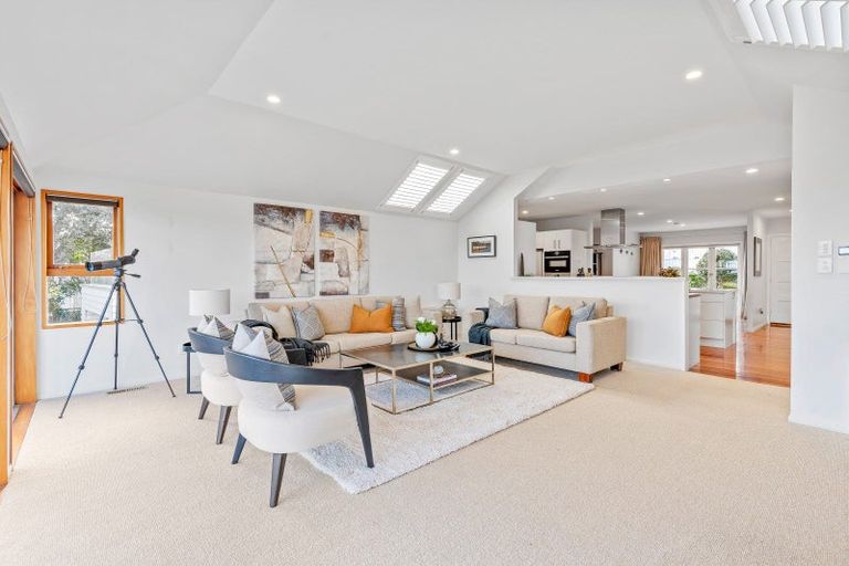 Photo of property in 18 Tizard Road, Birkenhead, Auckland, 0626