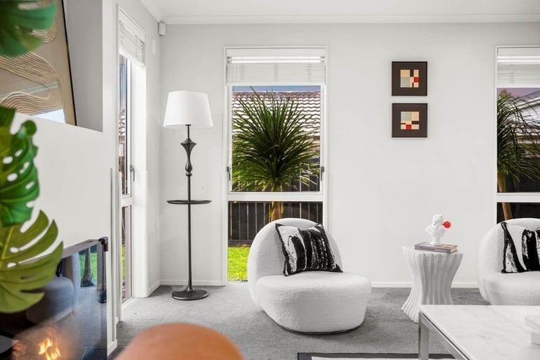 Photo of property in 18 Huntington Park Drive, Greenhithe, Auckland, 0632