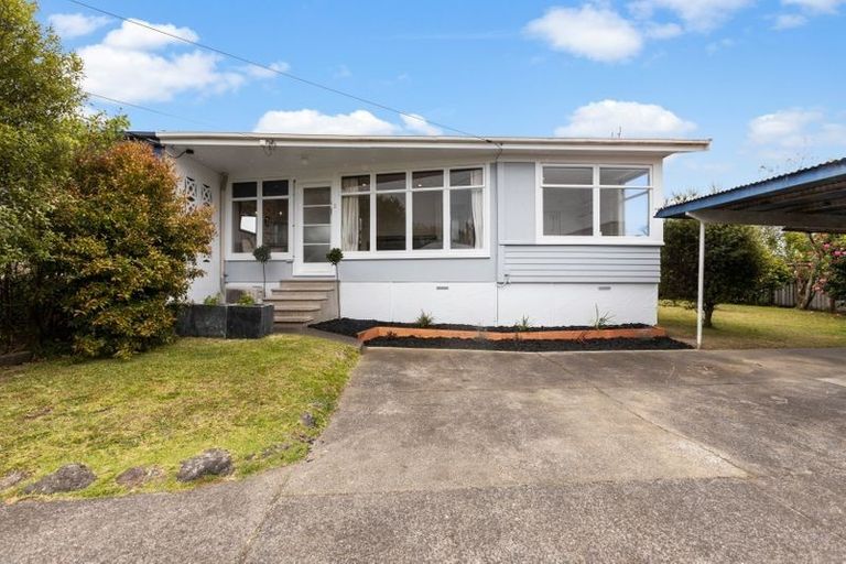 Photo of property in 2/116 Beach Haven Road, Beach Haven, Auckland, 0626