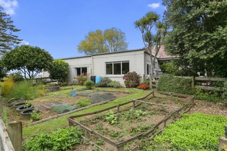 Photo of property in 205 Maunga Road, Pukeatua, 3880