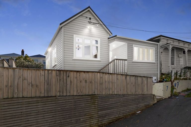 Photo of property in 7 Fallowfield Avenue, Mount Victoria, Wellington, 6011