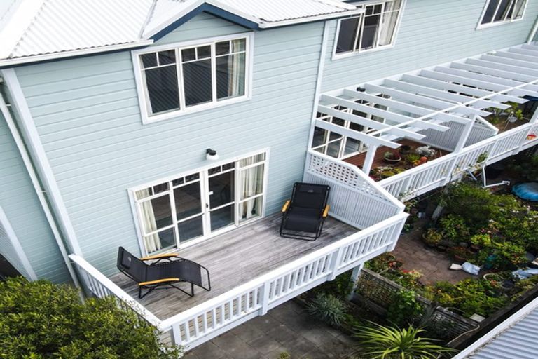 Photo of property in Colombo St Apartments, 3/10 Colombo Street, Newtown, Wellington, 6021