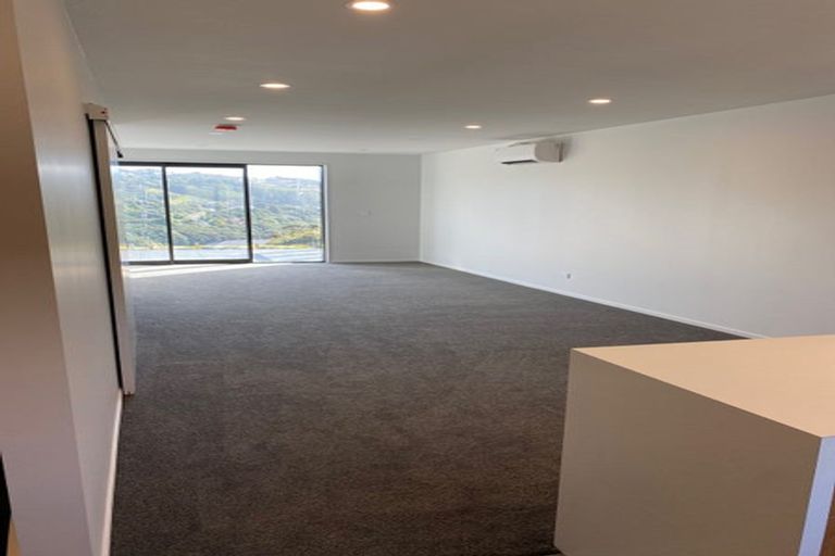 Photo of property in 12 Bee Lane, Whitby, Porirua, 5024