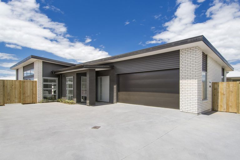 Photo of property in 10 Cassinia Close, Papamoa Beach, Papamoa, 3118