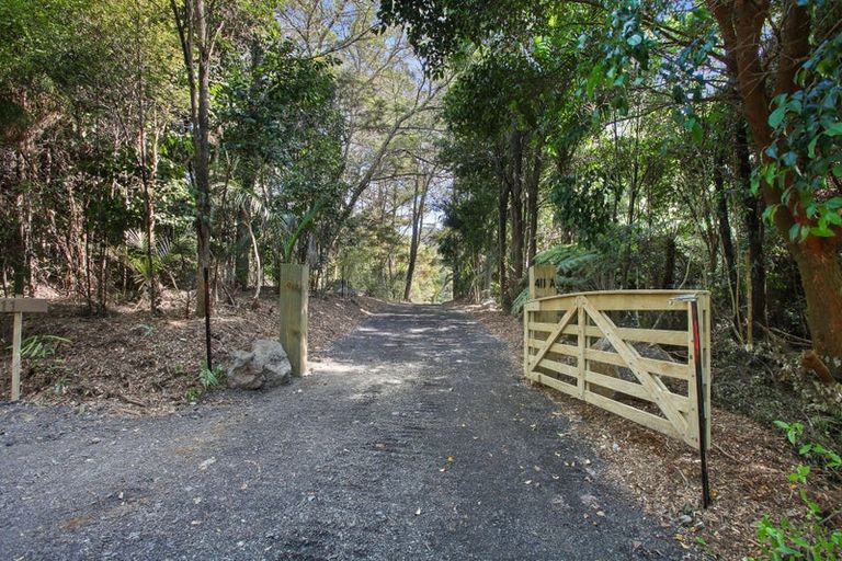 Photo of property in 411a Henderson Valley Road, Henderson Valley, Auckland, 0612