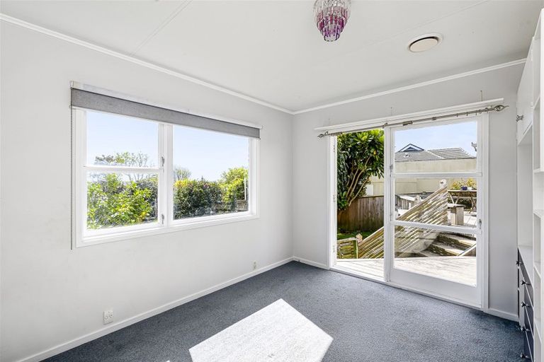 Photo of property in 50 Winara Avenue, Waikanae, 5036