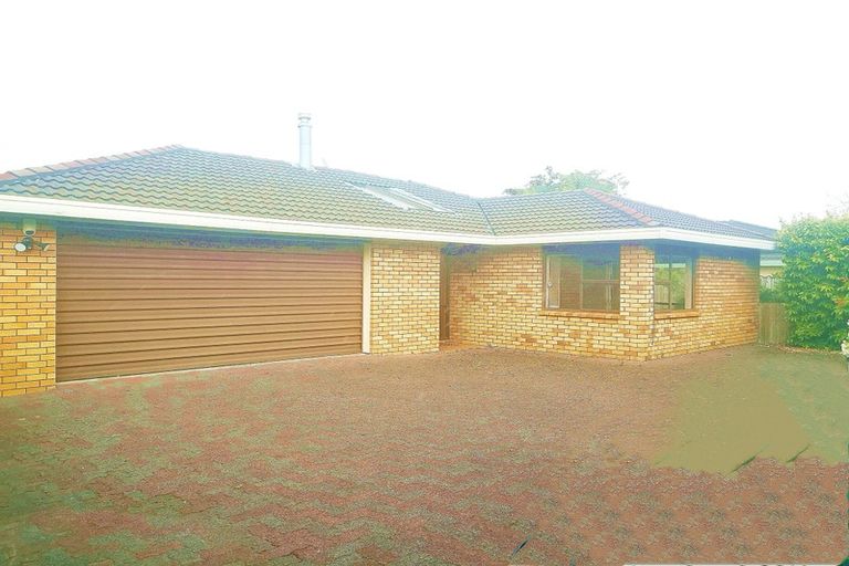 Photo of property in 24 Travers Place, Northpark, Auckland, 2013