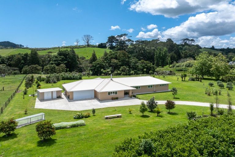 Photo of property in 429 Waitoki Road, Waitoki, Silverdale, 0994