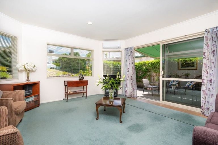Photo of property in 9 Chesterfield Way, Orewa, 0931