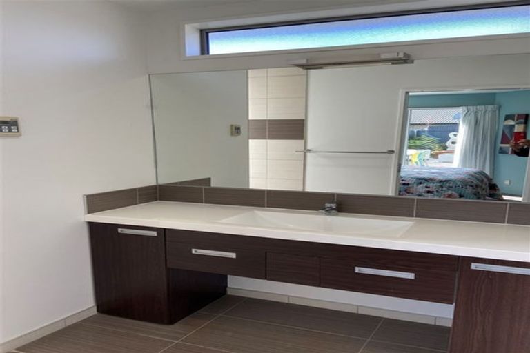 Photo of property in 17 James Hight Drive, Halswell, Christchurch, 8025