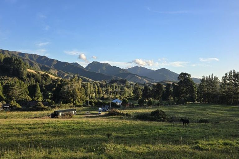 Photo of property in 312 Marchant Road, Kaitoke, Upper Hutt, 5018