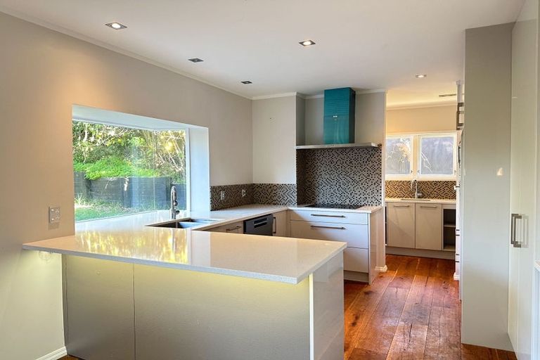 Photo of property in 38 Wyoming Avenue, Murrays Bay, Auckland, 0630