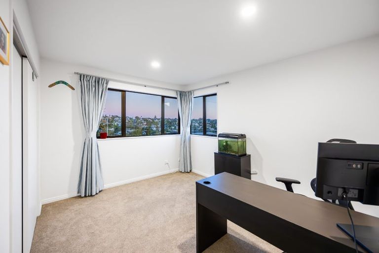 Photo of property in 12 Shelby Place, Long Bay, Auckland, 0630