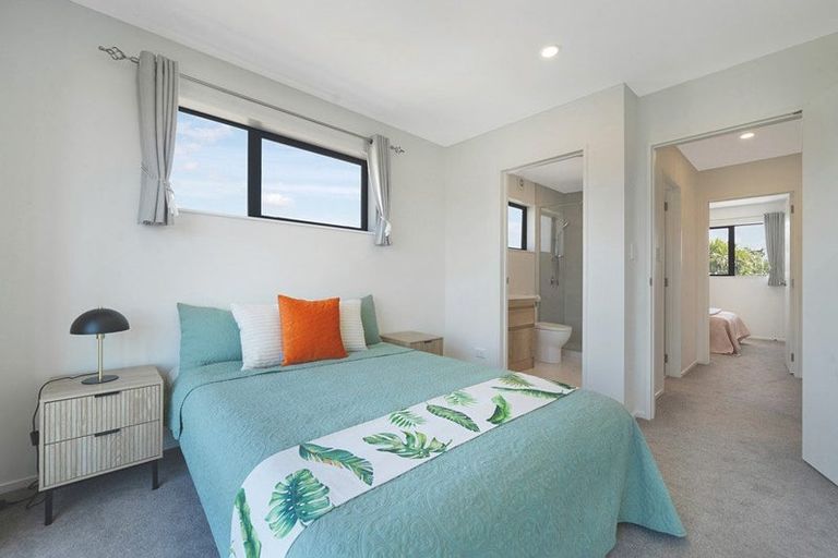 Photo of property in 7/17 Rewarewa Road, Te Atatu Peninsula, Auckland, 0610