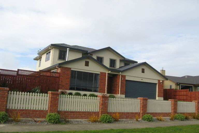 Photo of property in 153 Ruapehu Drive, Fitzherbert, Palmerston North, 4410