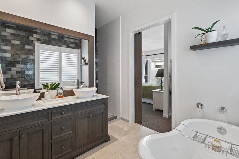 Photo of property in 10 Mollisia Lane, Papamoa Beach, Papamoa, 3118