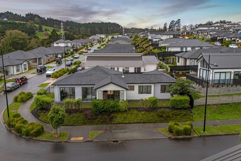 Photo of property in 39 Jeroboam Loop, Kumeu, 0810