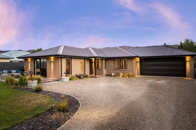 Photo of property in 78 Stratford Drive, Mount Pisa, Cromwell, 9383