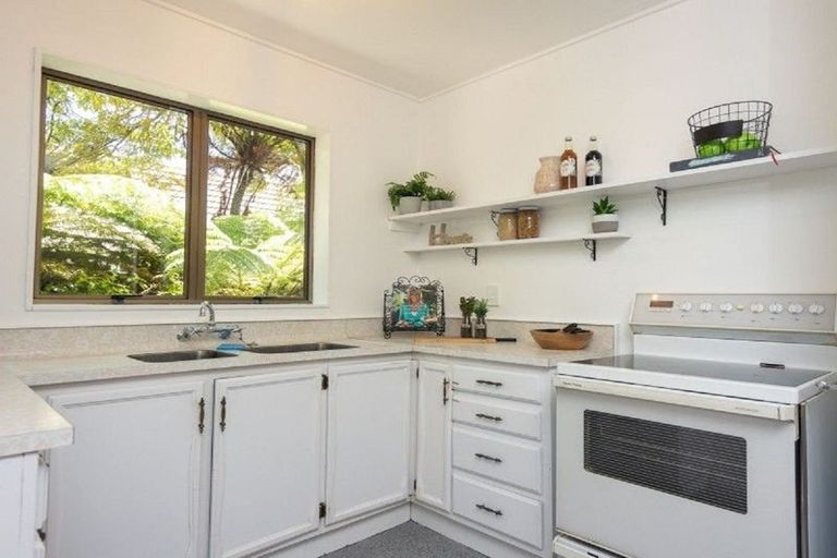 Photo of property in 1/14 Dasent Street, Karori, Wellington, 6012