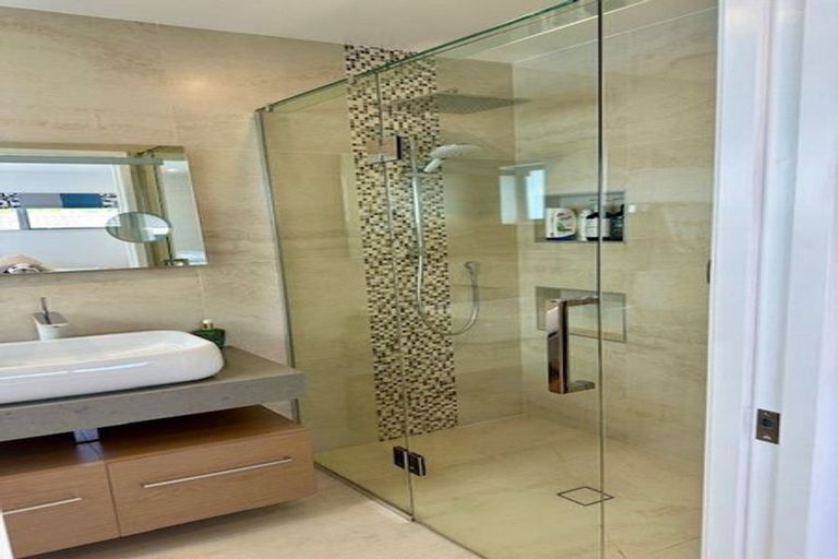 Photo of property in 1 Manaia Place, Mairangi Bay, Auckland, 0630