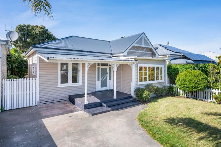 Photo of property in 6 Hall Street, Napier South, Napier, 4110