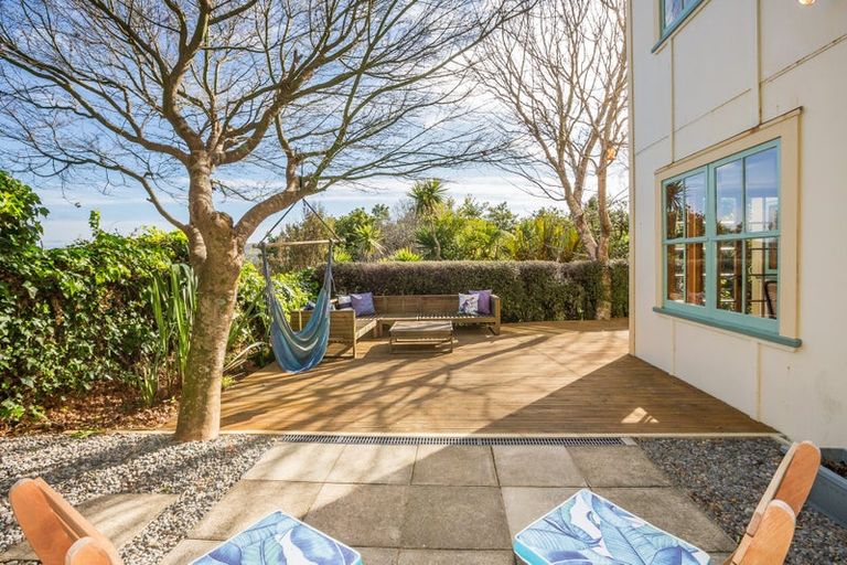 Photo of property in 28 Kiriwai Road, Paremata, Porirua, 5024