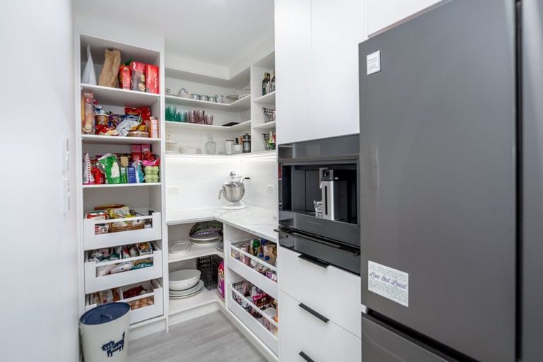 Photo of property in 8 Takahe Drive, Carterton, 5713