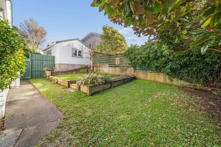 Photo of property in 1 Woolwich Close, Whitby, Porirua, 5024