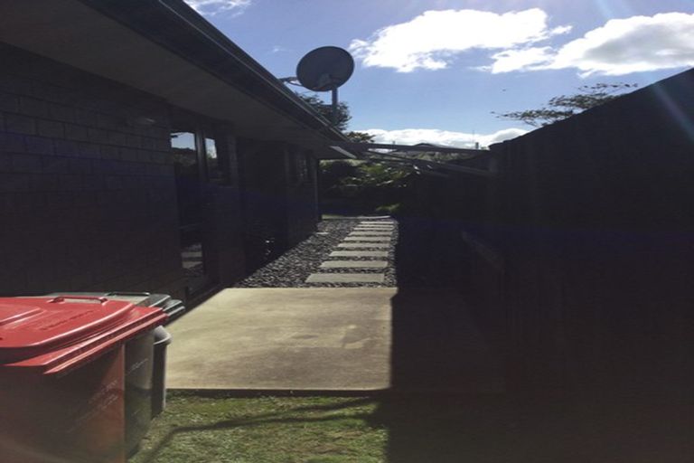 Photo of property in 10 Butterworth Crescent, Papamoa Beach, Papamoa, 3118