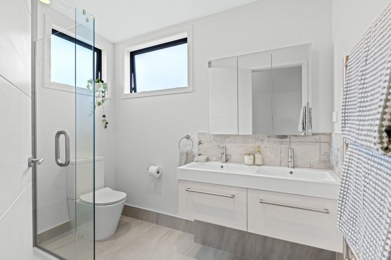 Photo of property in 51 Moffat Road, Red Beach, 0932