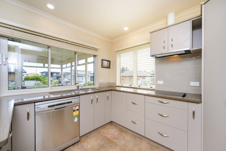 Photo of property in 1 Silkwood Place, Fitzherbert, Palmerston North, 4410