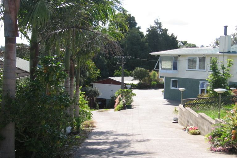 Photo of property in 11 Howard Road, Northcote, Auckland, 0627