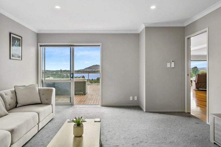 Photo of property in 33 Shera Street, Acacia Bay, Taupo, 3330