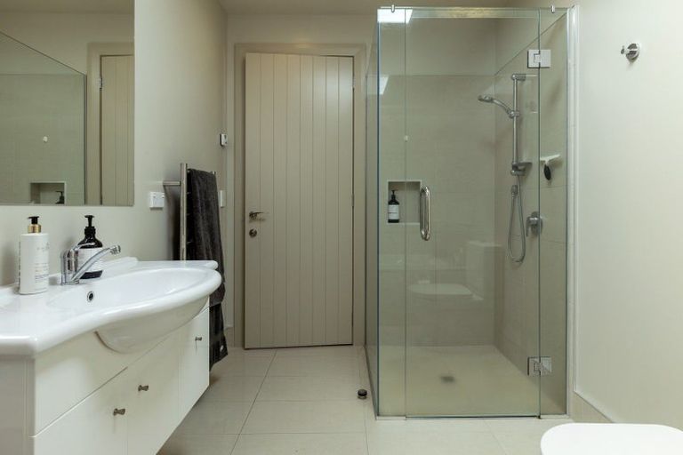 Photo of property in 8 Kuiwai Drive, Rainbow Point, Taupo, 3330