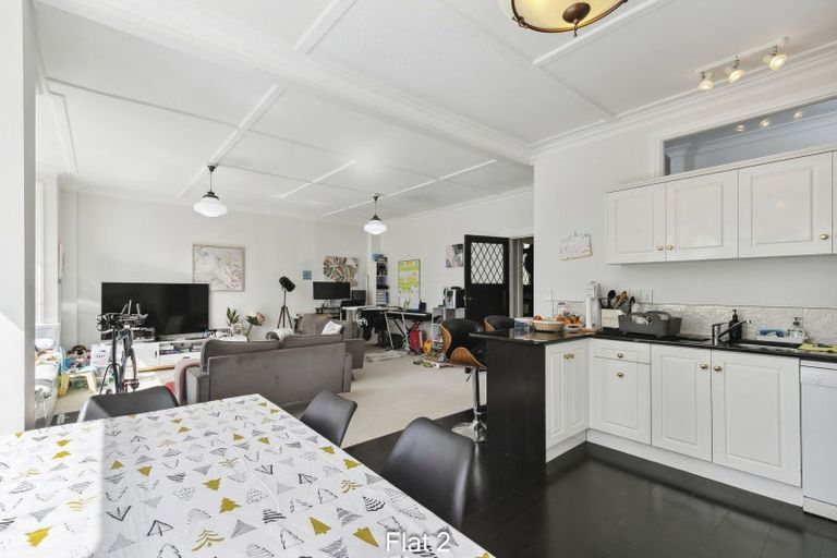 Photo of property in Coburn House, 246 Oriental Parade, Oriental Bay, Wellington, 6011