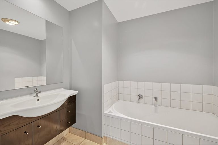 Photo of property in 1a Westburn Terrace, Burnside, Christchurch, 8041