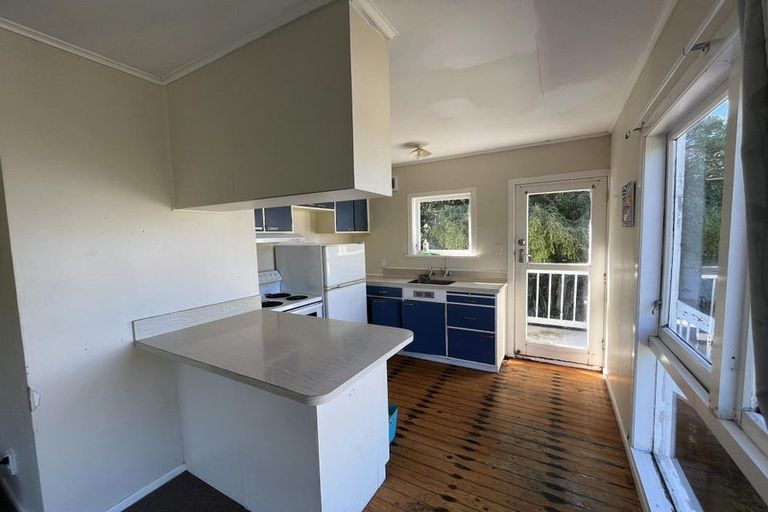 Photo of property in 15a Rakeiora Grove, Korokoro, Lower Hutt, 5012
